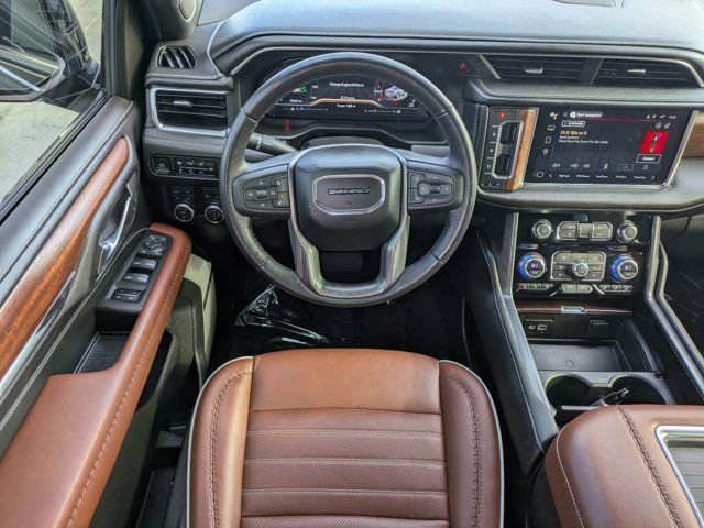 Used 2023 GMC Yukon XL Denali Ultimate image 14