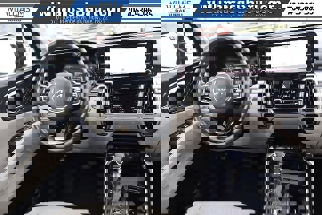 Used 2023 Kia Sorento S w/ Panoramic Sunroof Package image 14