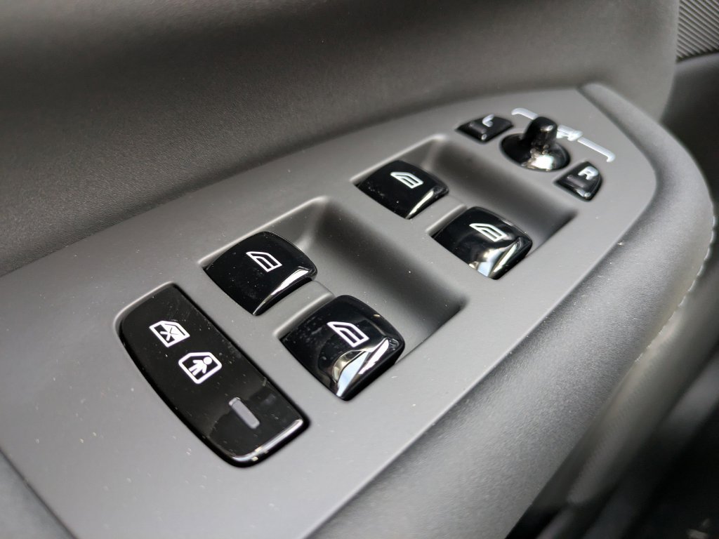 New 2026 Volvo XC90 B6 Plus w/ Protection Package Premier AWD/4WD image 23