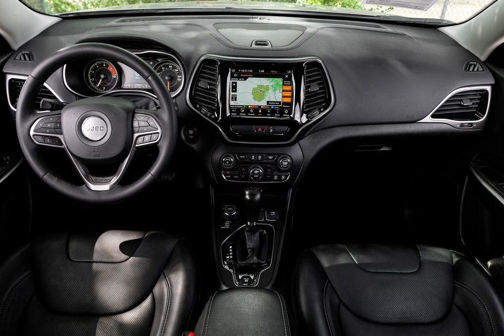 Used 2022 Jeep Cherokee Limited w/ Elite Package image 5