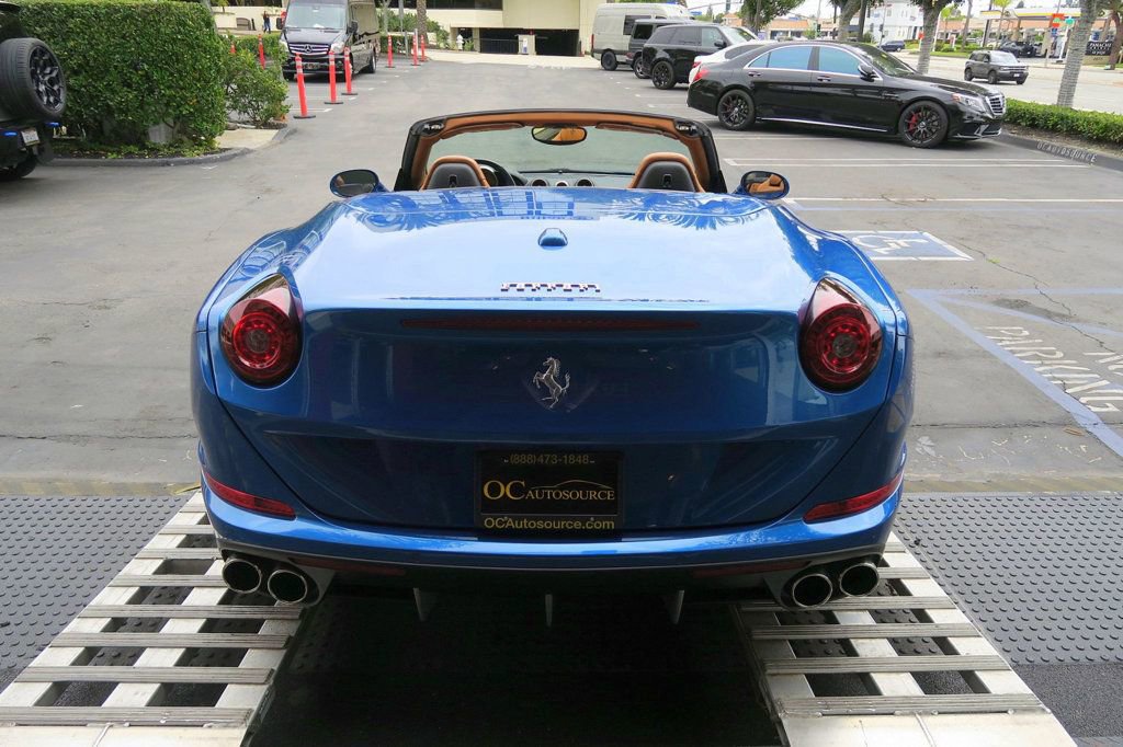 Used 2016 Ferrari California T RWD image 8