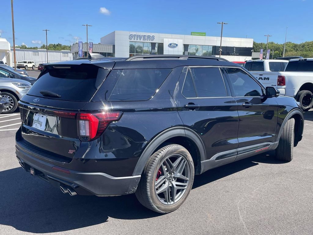 Certified 2026 Ford Explorer ST AWD/4WD image 3