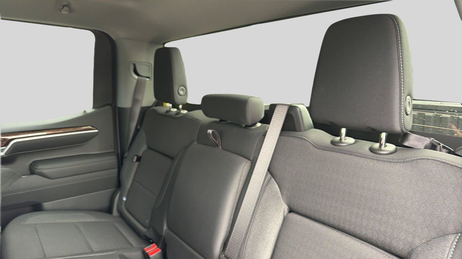 New 2026 GMC Sierra 1500 Elevation w/ LPO, Elevation Black Package AWD/4WD image 19