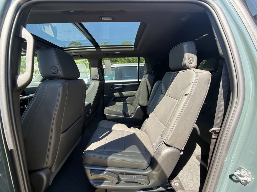 New 2026 Chevrolet Suburban RST w/ RST Capability Package AWD/4WD image 23