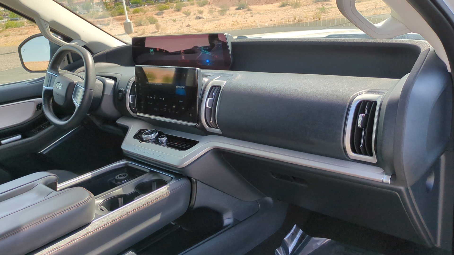 Used 2025 Ford Expedition Active image 31