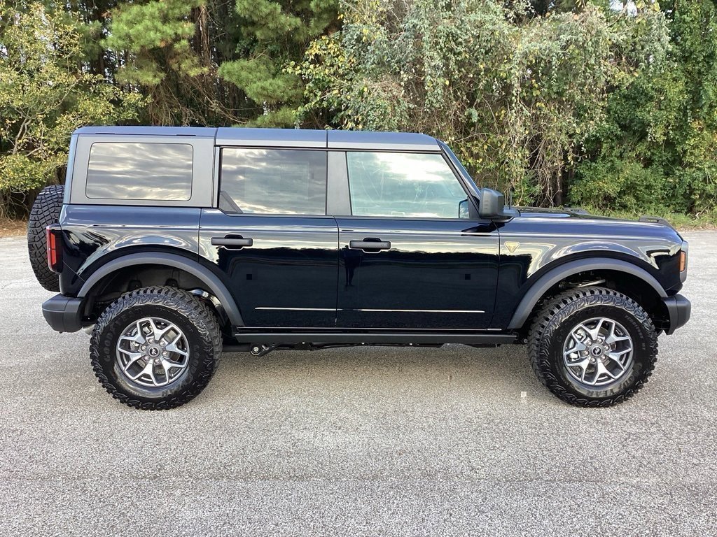 New 2025 Ford Bronco Badlands image 4