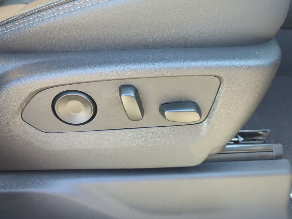 Used 2025 Chevrolet Silverado 1500 High Country w/ Z71 Off-Road Package image 39