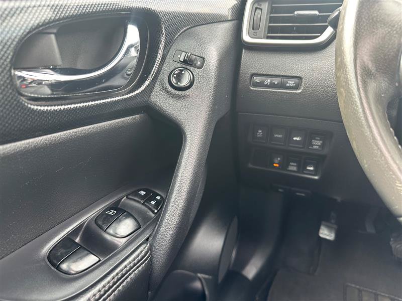 Used 2014 Nissan Rogue SL w/ SL Premium Package AWD/4WD image 25