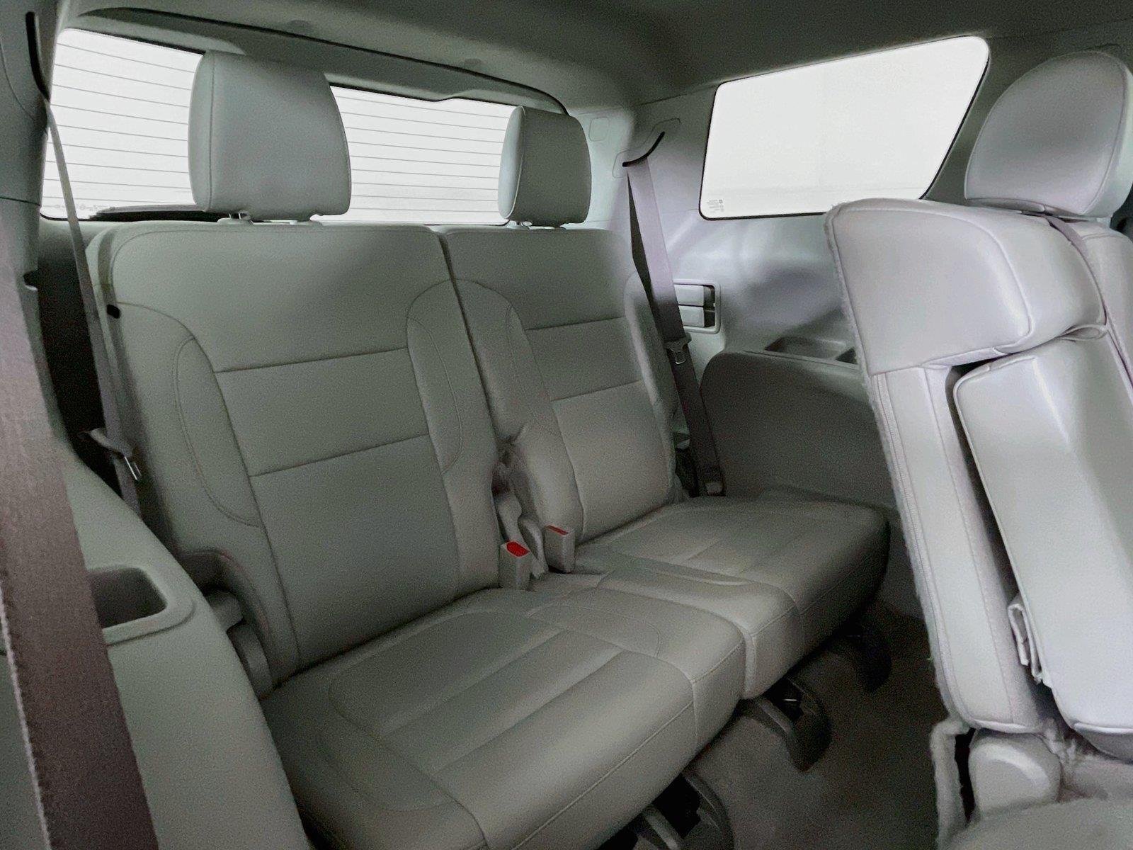 Used 2021 GMC Acadia SLT w/ LPO, Floor Liner Package FWD image 31