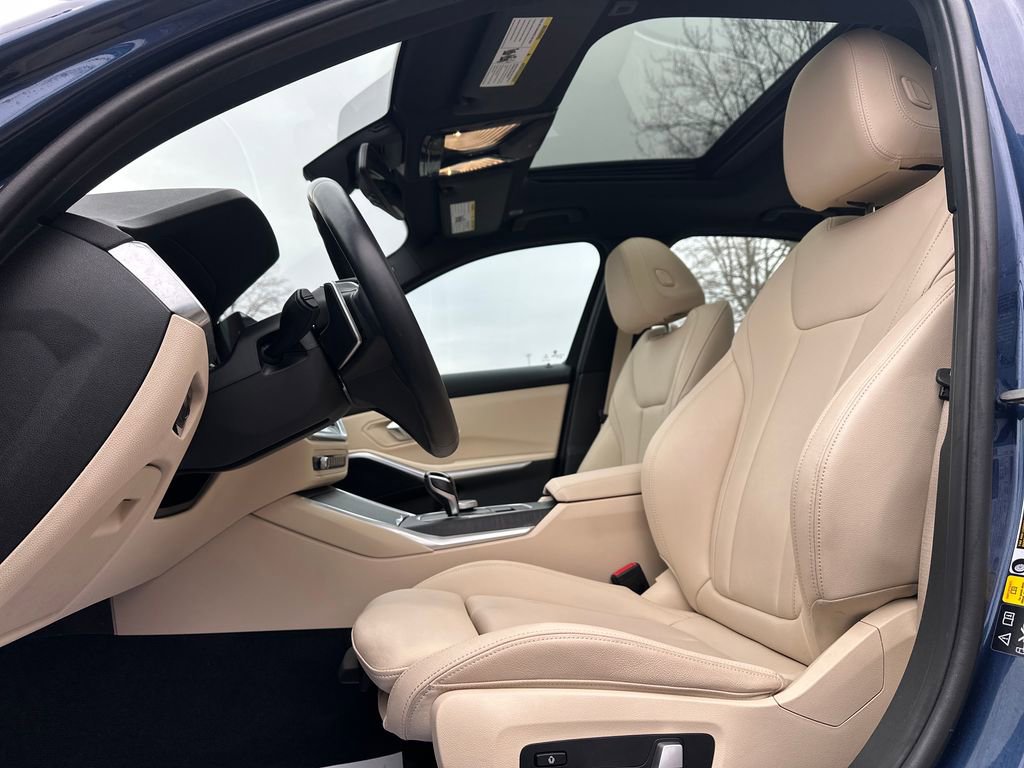 Used 2021 BMW 330i xDrive 330i xDrive w/ Premium Package image 3