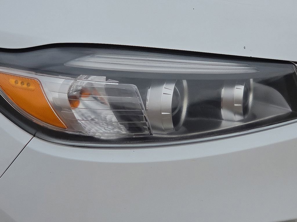 Used 2016 Kia Sorento LX image 9