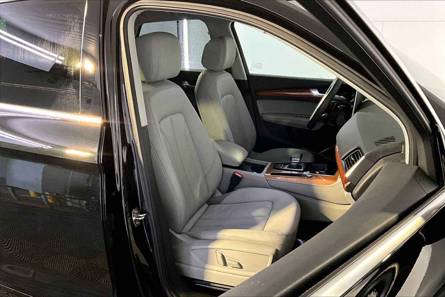 Used 2023 Audi Q5 2.0T Premium Plus w/ Premium Plus Package image 7