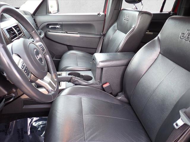 Used 2012 Jeep Liberty Limited AWD/4WD image 11