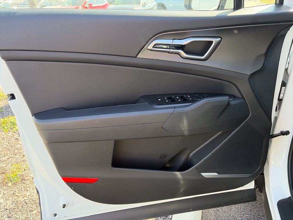 New 2027 Kia Sportage LX FWD image 15