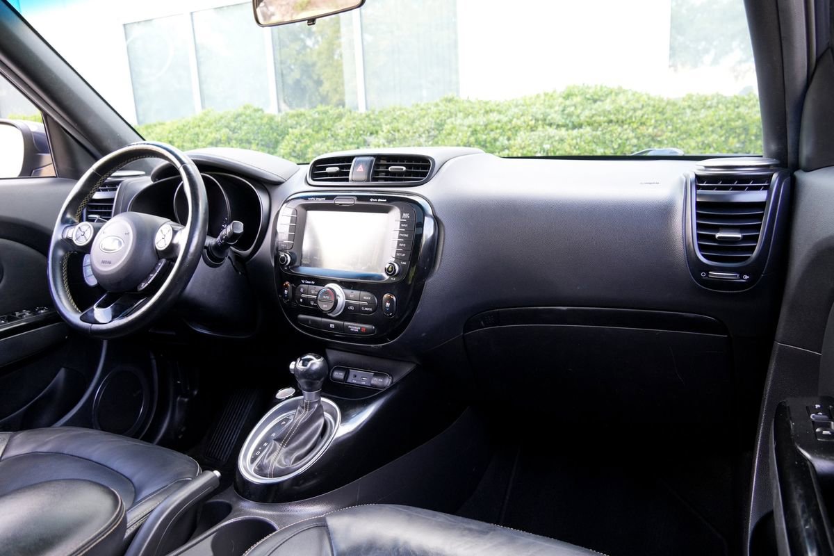 Used 2015 Kia Soul + w/ Primo Package FWD image 7
