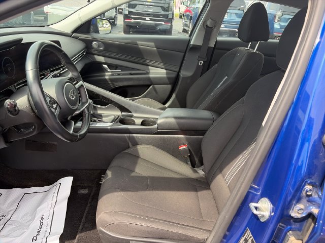 Used 2023 Hyundai Elantra SEL w/ Convenience Package FWD image 9