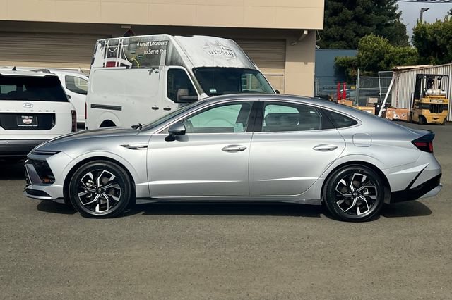 Used 2025 Hyundai Sonata SEL FWD image 9