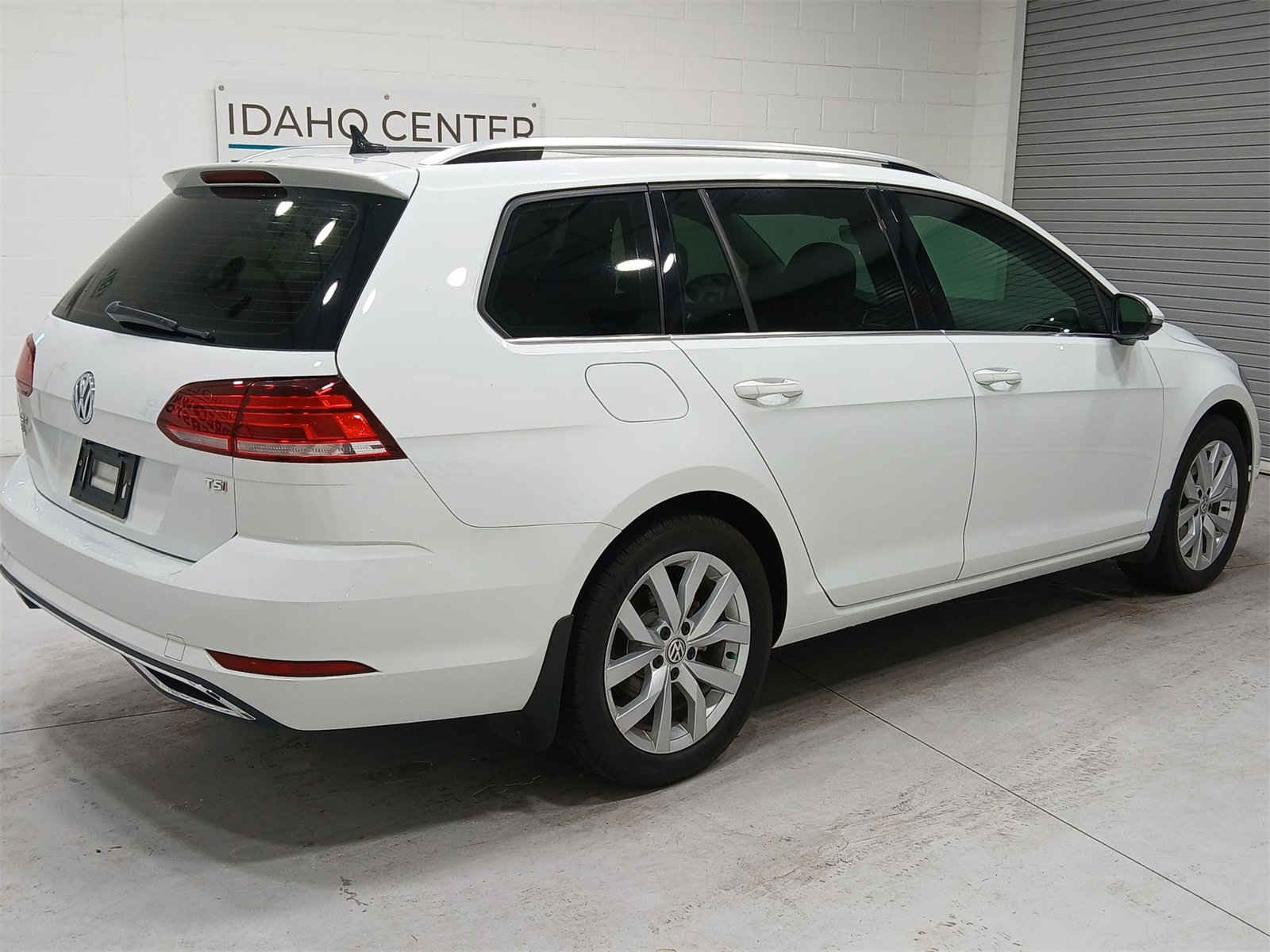 Used 2018 Volkswagen Golf SEL image 8