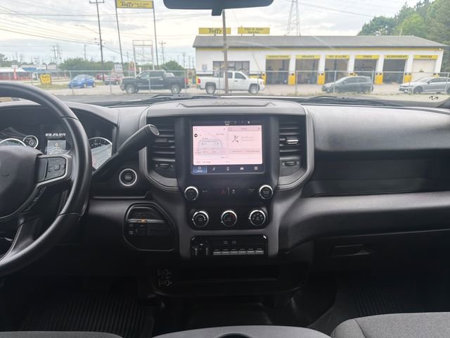 Used 2024 RAM 5500 Tradesman w/ Chrome Appearance Group AWD/4WD image 16