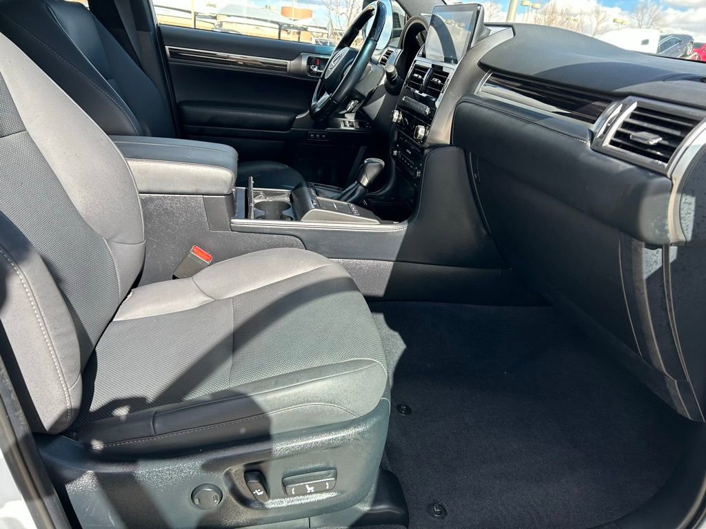 Used 2023 Lexus GX 460 Premium w/ Premium Package image 30