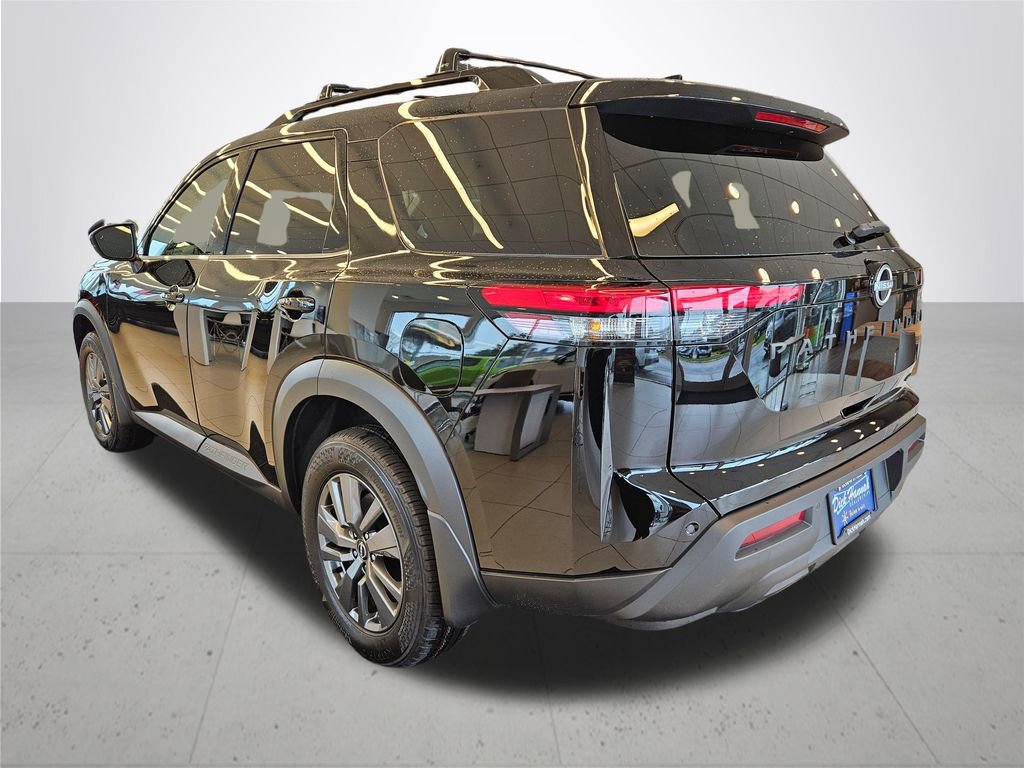 New 2025 Nissan Pathfinder SV w/ Black Appearance Package AWD/4WD image 10