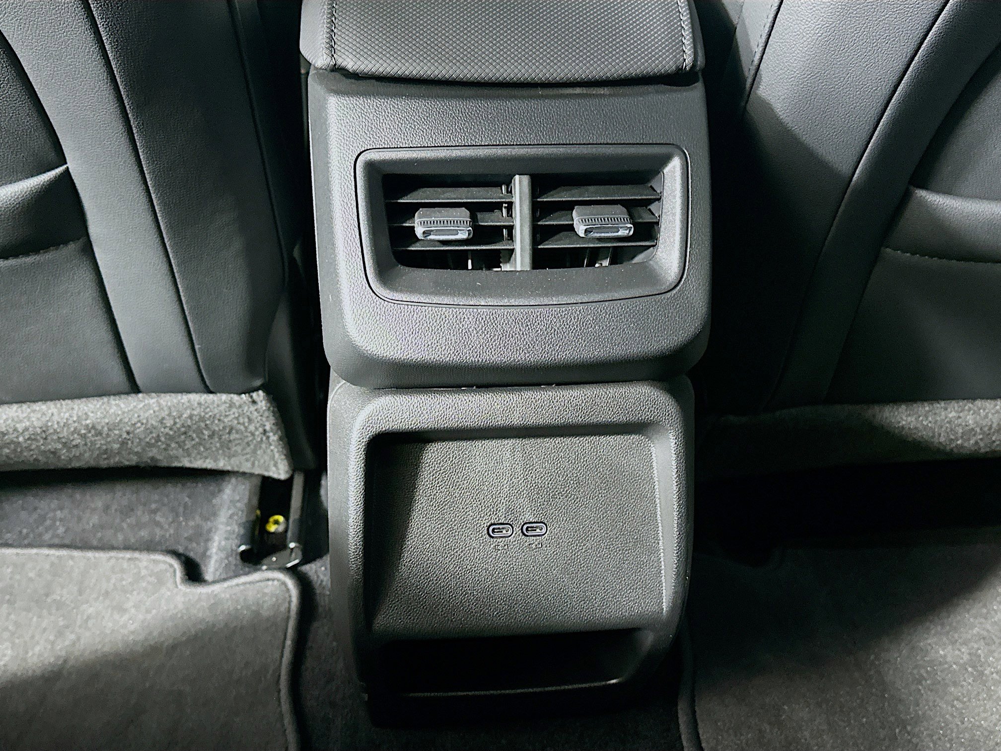 Used 2024 Chevrolet Equinox EV RS FWD image 28