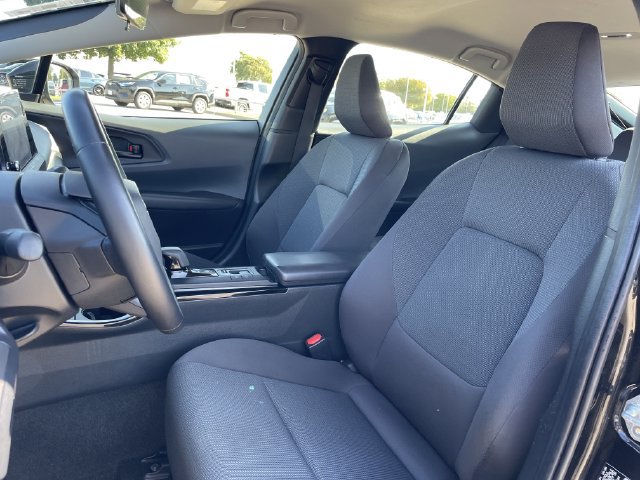 Used 2025 Toyota Prius LE FWD image 24