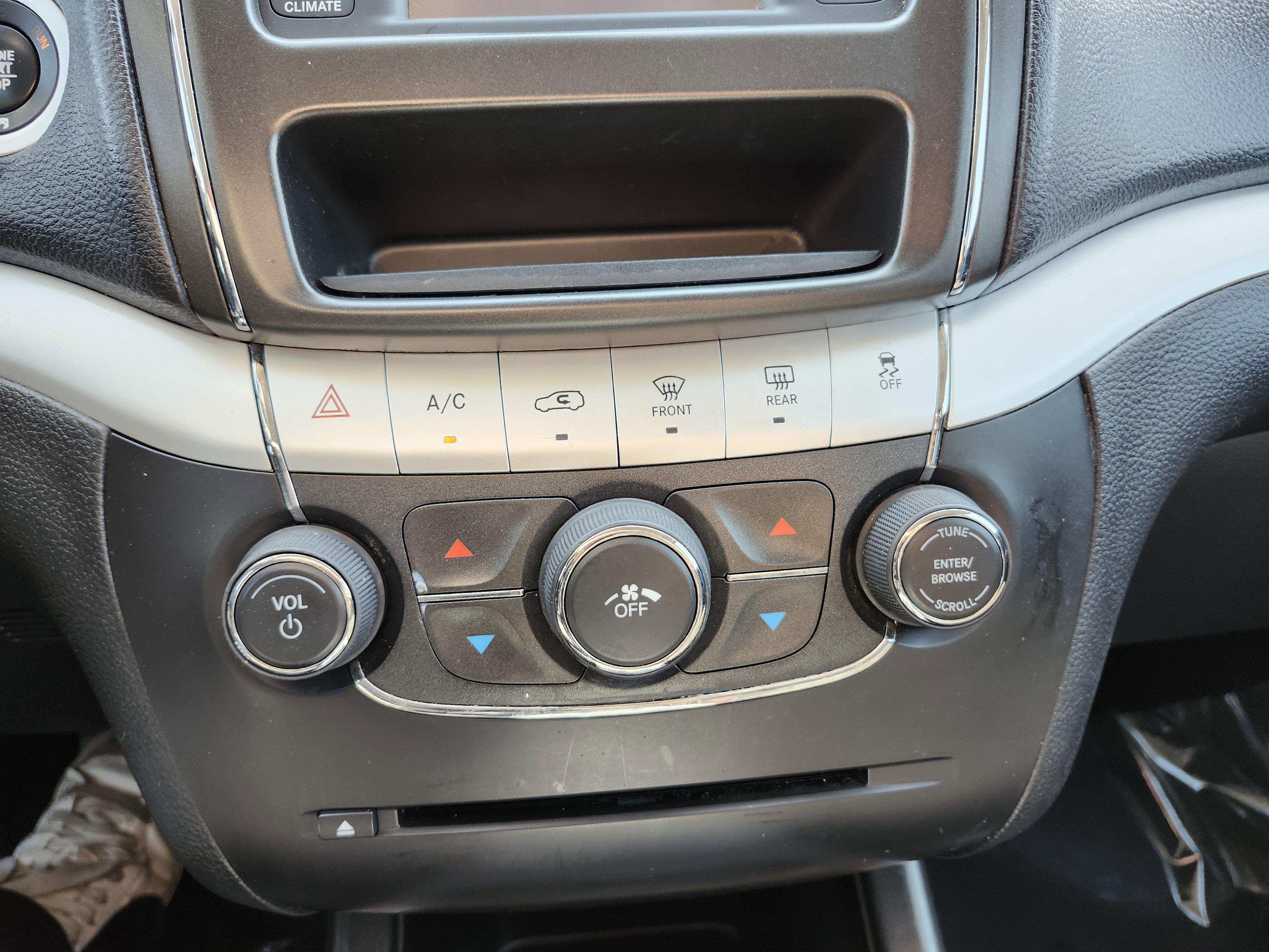 Used 2018 Dodge Journey SE w/ Connectivity Group image 27