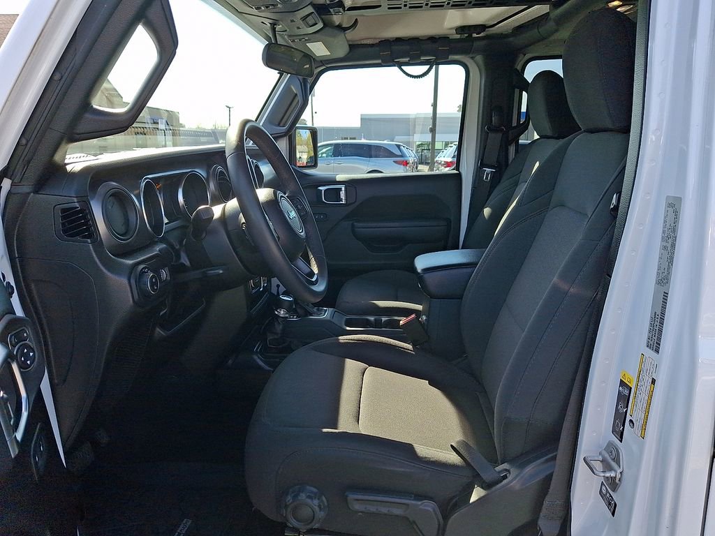 Used 2023 Jeep Gladiator Sport image 13