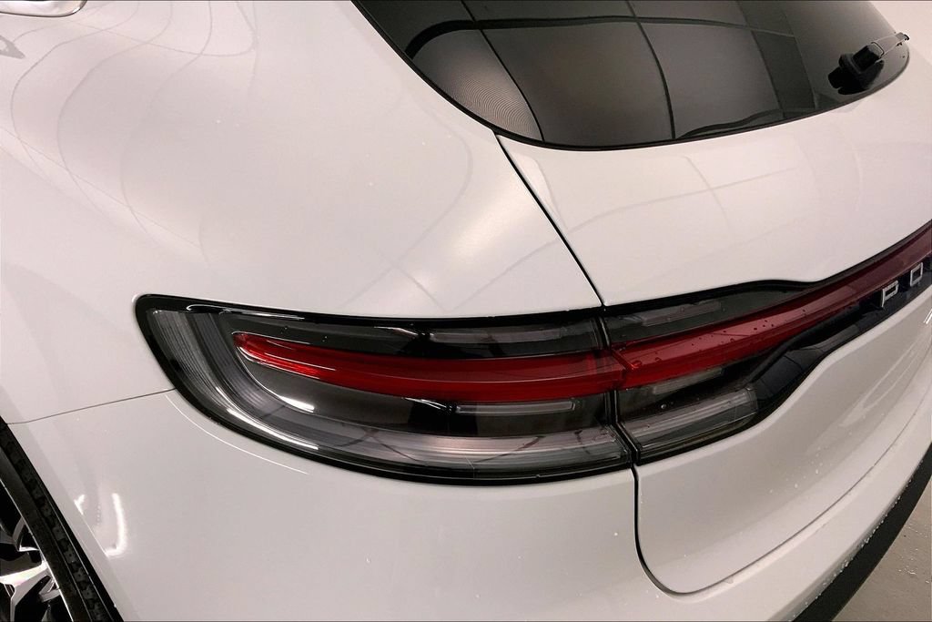 Used 2025 Porsche Macan S AWD/4WD image 28
