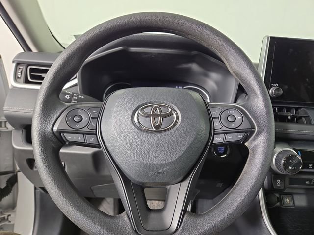 Used 2025 Toyota RAV4 XLE image 21