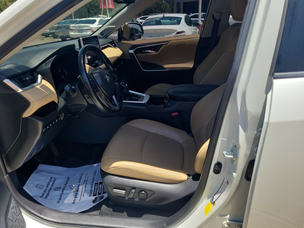 Certified 2019 Toyota RAV4 Limited w/ Advanced Technology Package FWD image 14