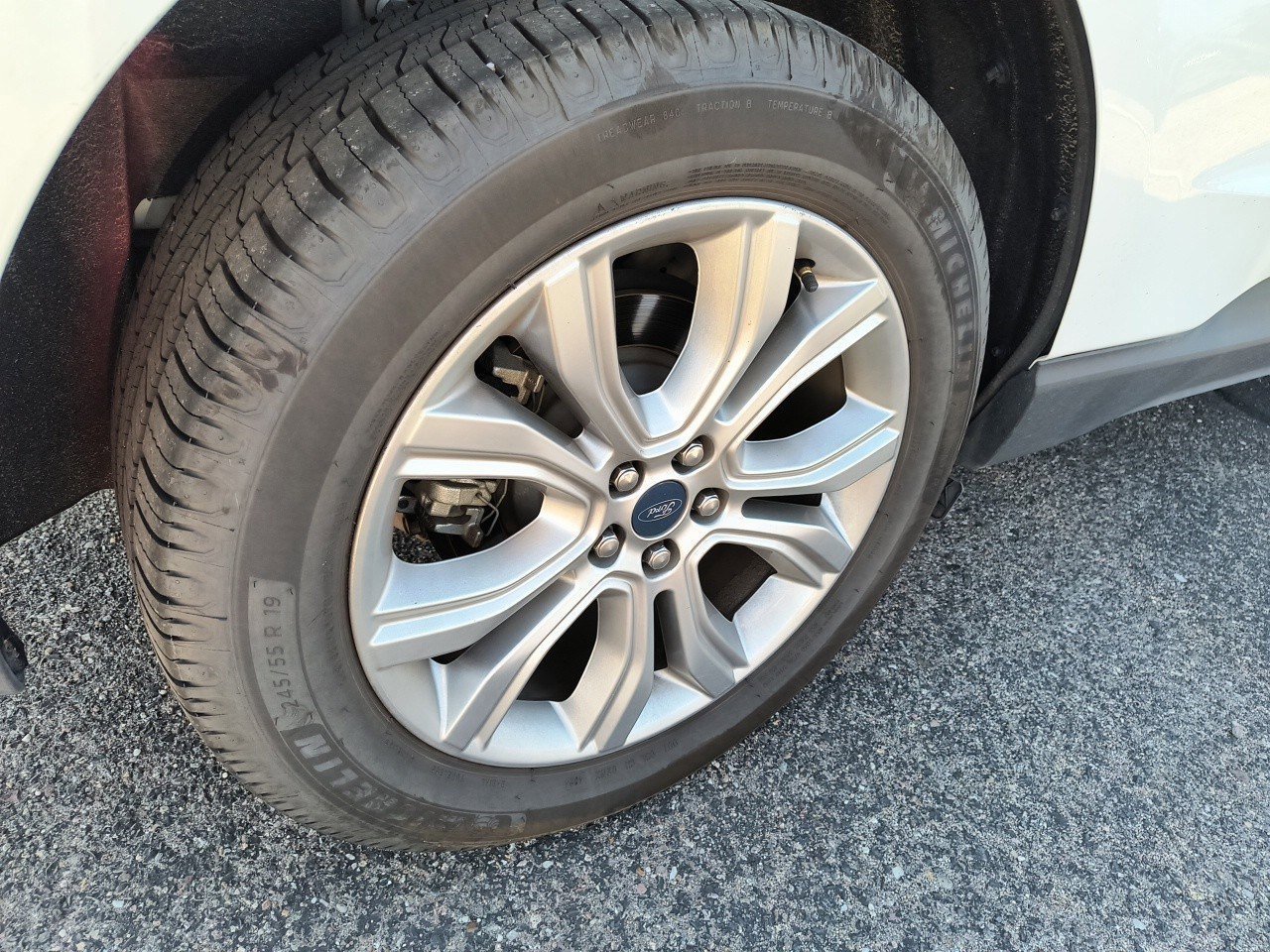 Used 2019 Ford Edge Titanium w/ Equipment Group 301A image 6