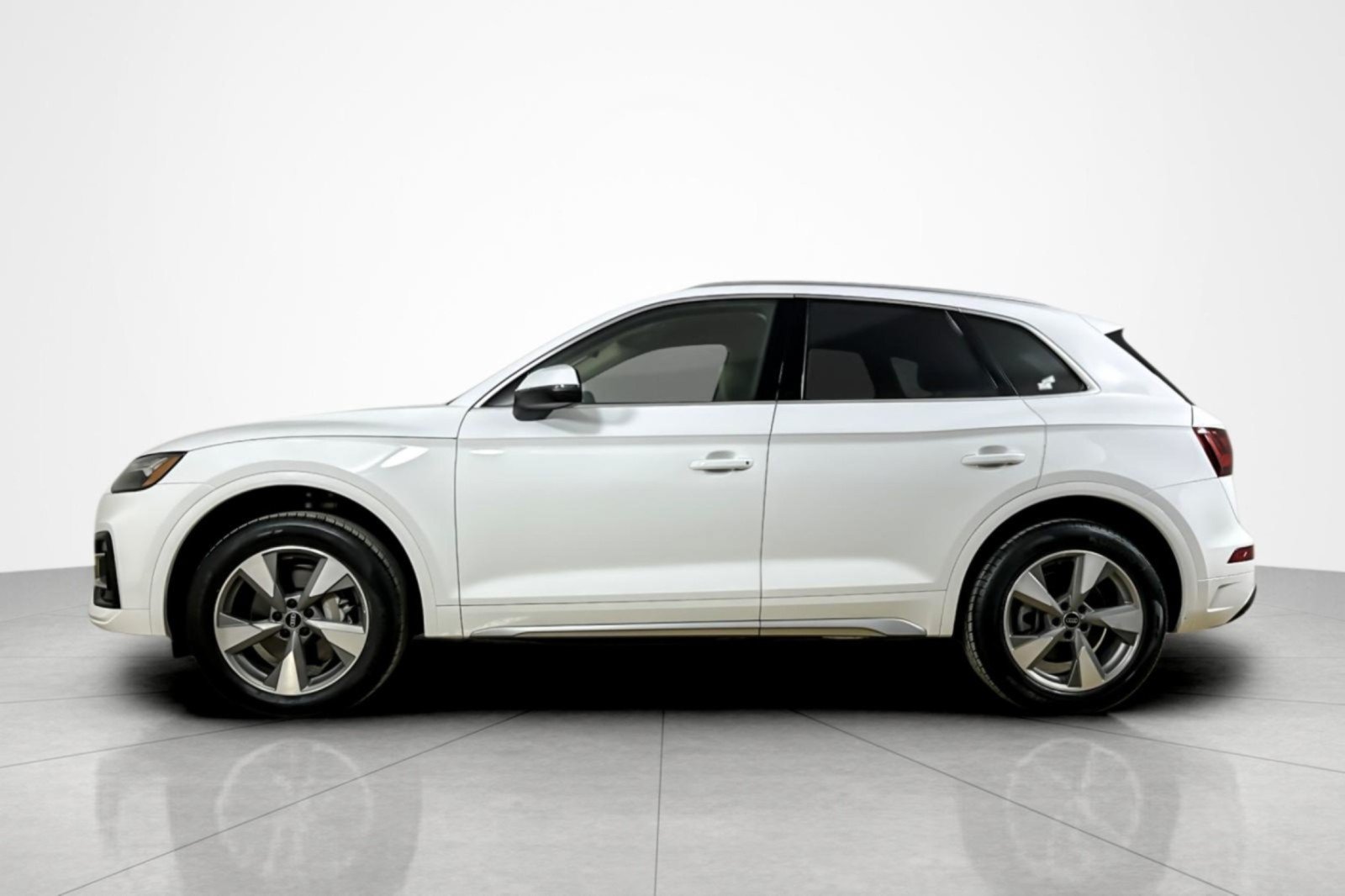 Used 2023 Audi Q5 2.0T Premium AWD/4WD image 2