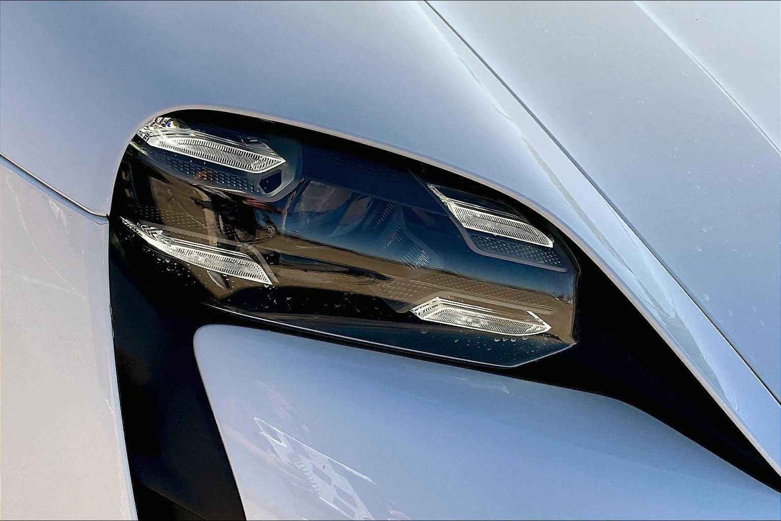 Used 2020 Porsche Taycan 4S image 30