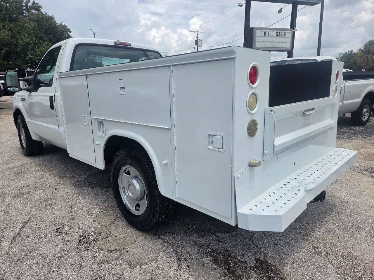 Used 2006 Ford F350 XL RWD image 6