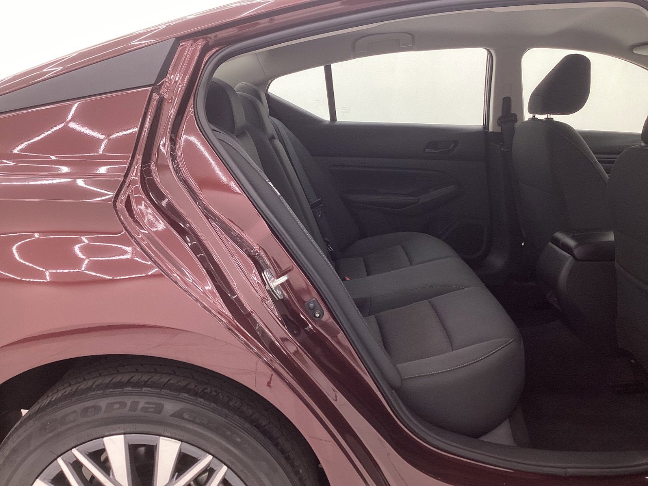 Used 2025 Nissan Altima 2.5 SV image 21