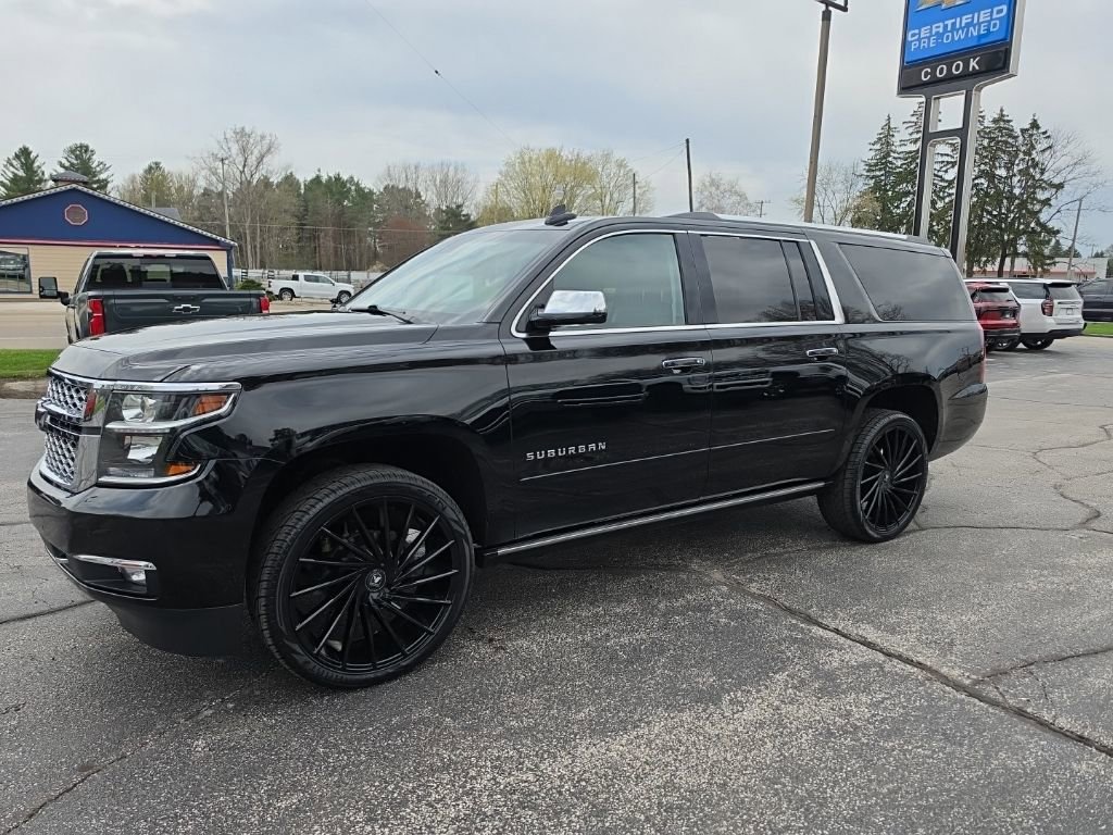 Used 2020 Chevrolet Suburban Premier w/ Max Trailering Package AWD/4WD image 3