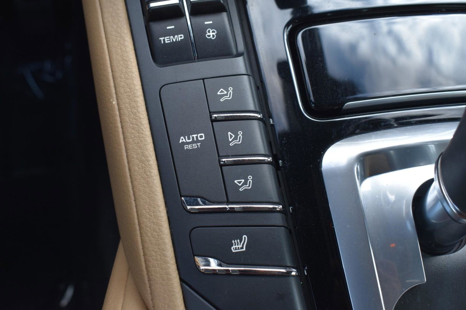 Used 2016 Porsche Cayenne image 24