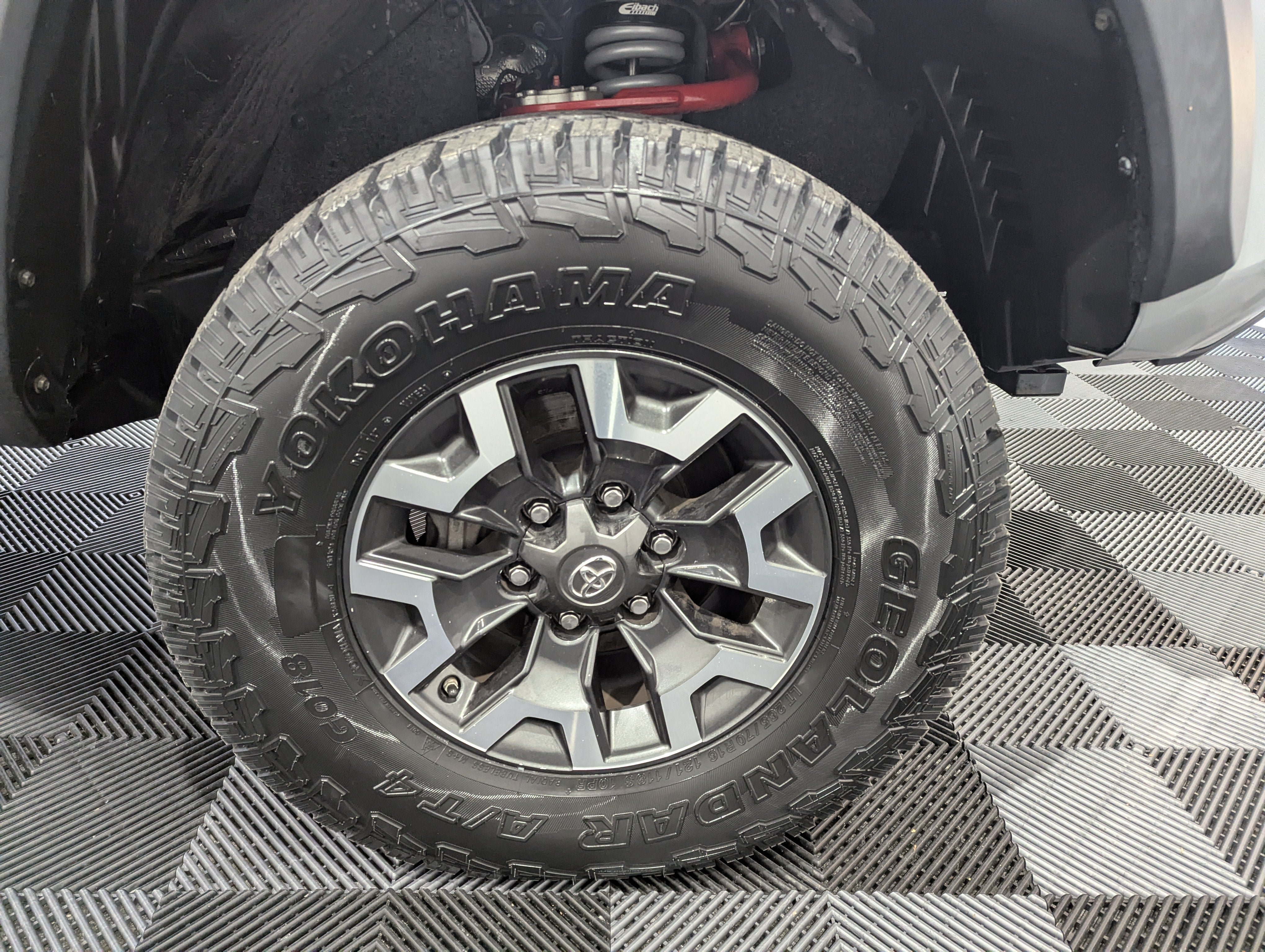 Used 2019 Toyota Tacoma TRD Off-Road AWD/4WD image 6