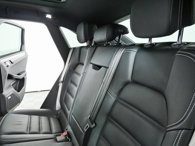 Certified 2023 Porsche Macan Turbo AWD/4WD image 23