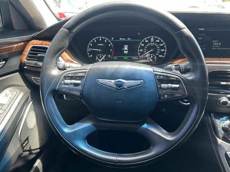 Used 2017 Genesis G90 3.3T Premium RWD image 10