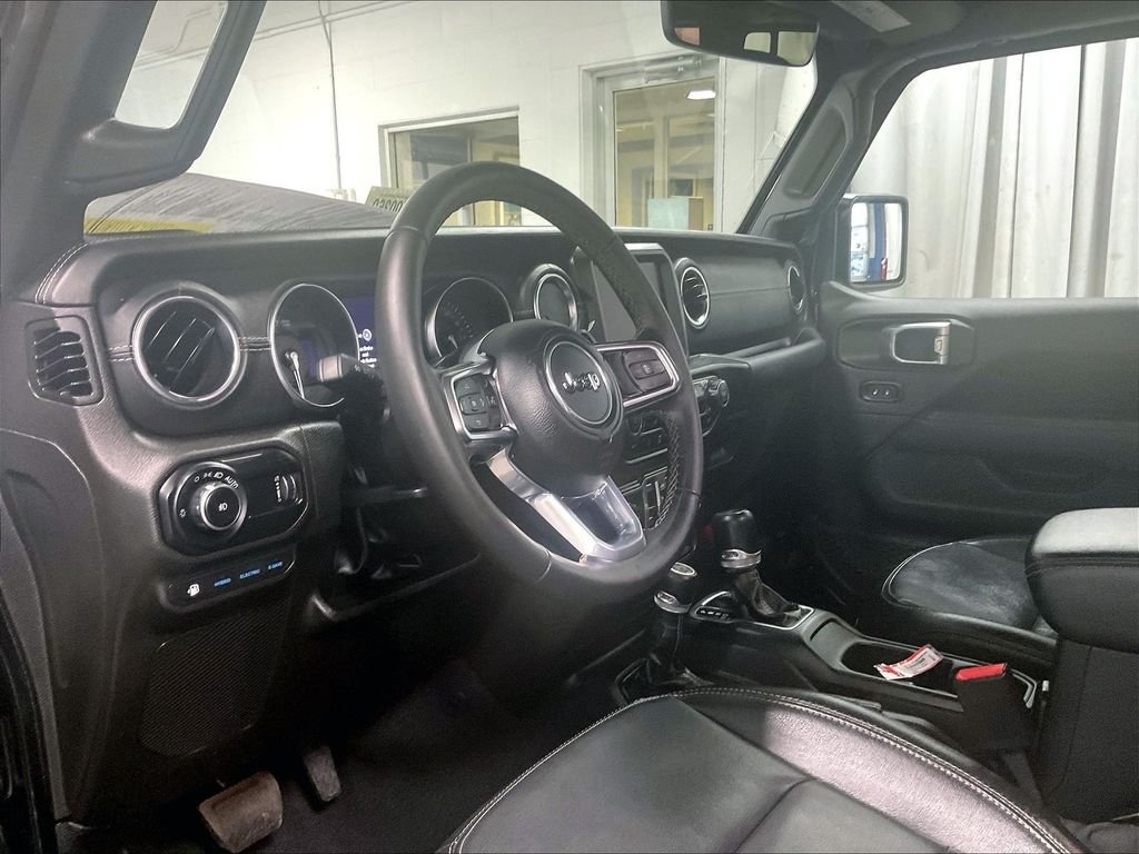 Used 2023 Jeep Wrangler Unlimited Sahara w/ Cold Weather Group AWD/4WD image 8
