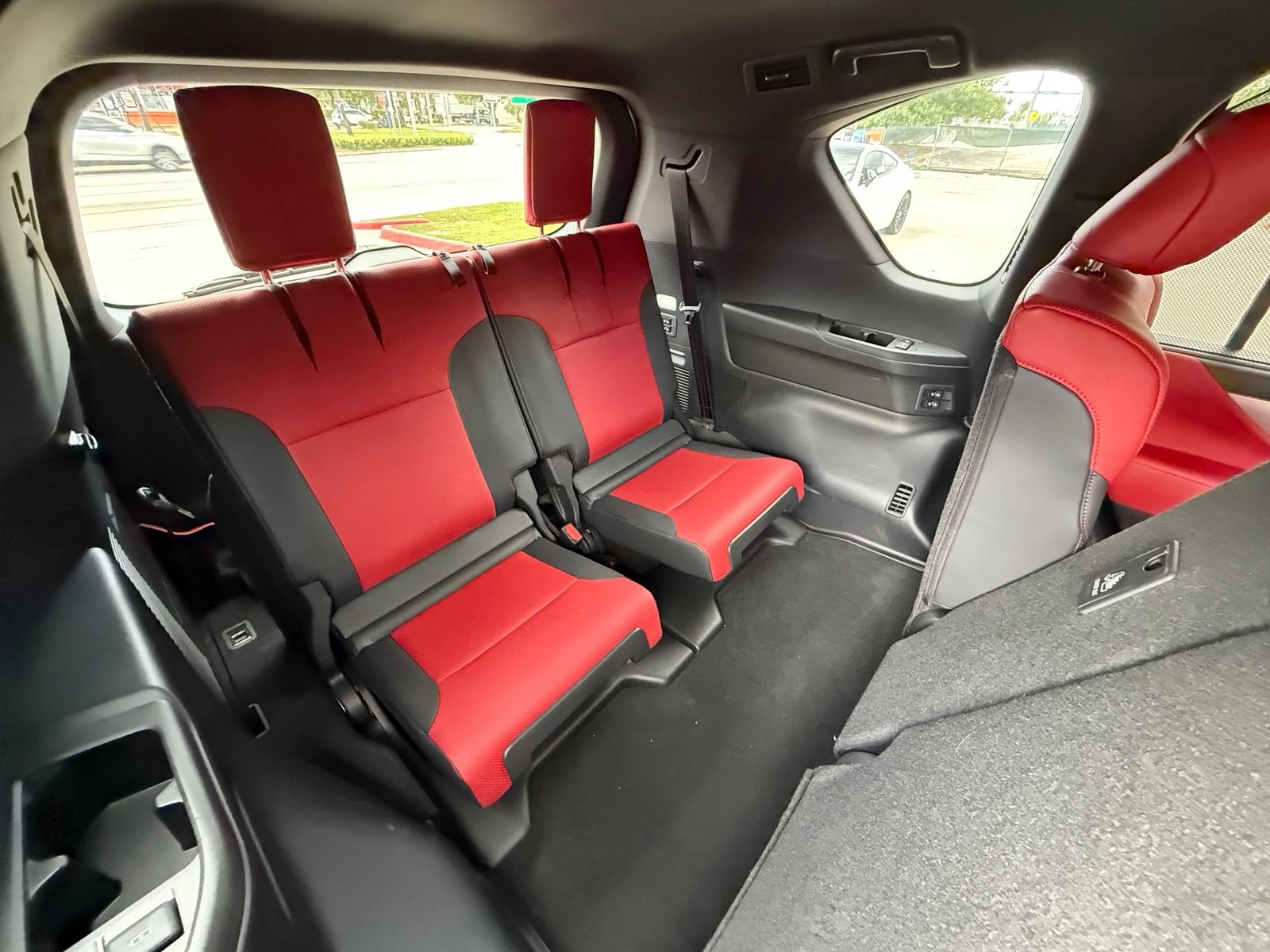 Used 2024 Lexus LX 600 F Sport AWD/4WD image 45