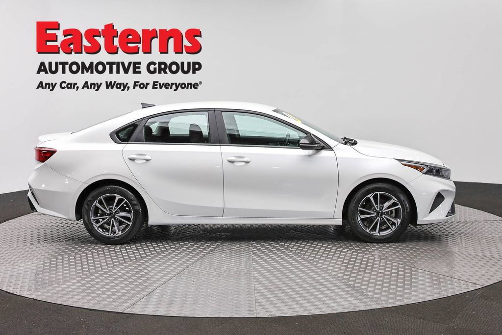 Used 2022 Kia Forte LXS FWD image 4