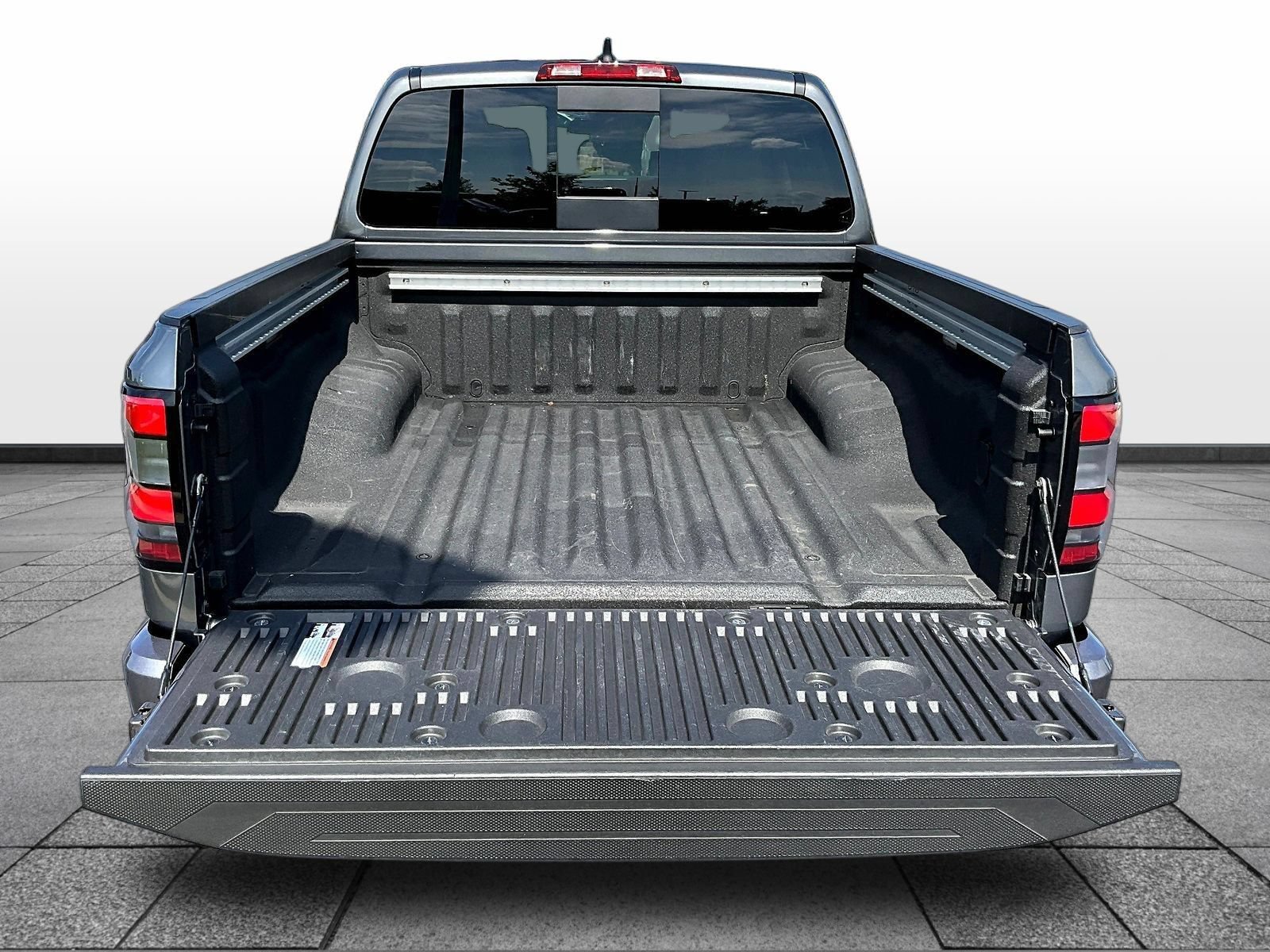 Certified 2025 Nissan Frontier SV w/ SV Convenience Package AWD/4WD image 10