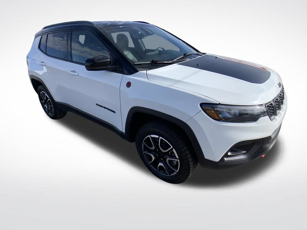 Used 2024 Jeep Compass Trailhawk AWD/4WD image 9