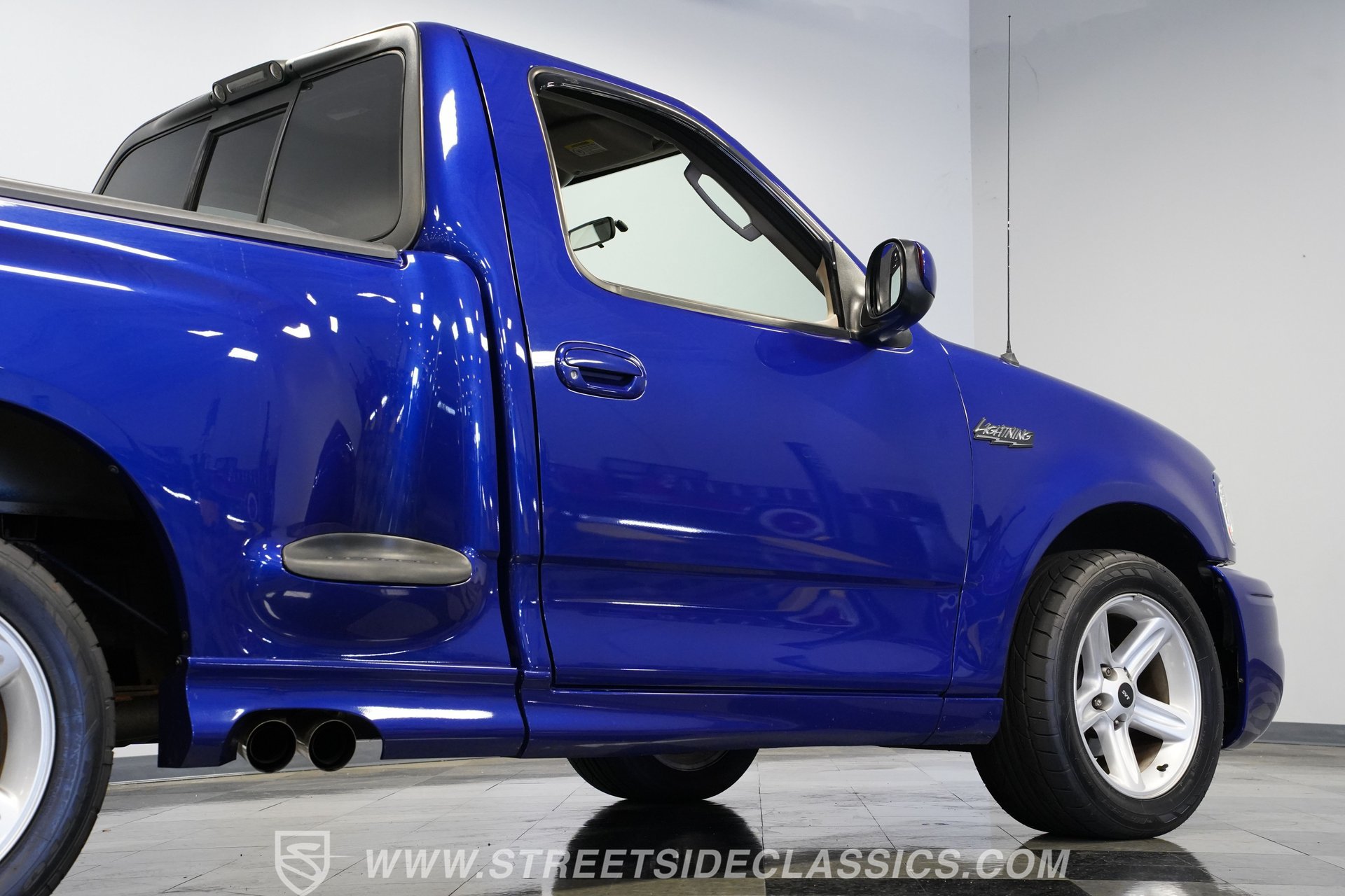 Used 2003 Ford F150 Lightning RWD image 29