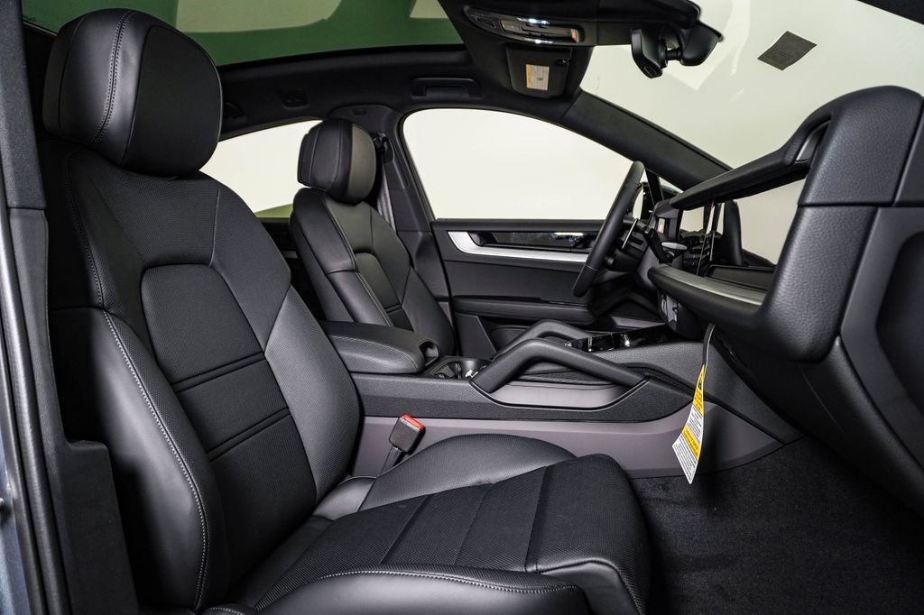 New 2026 Porsche Cayenne Coupe AWD/4WD image 15