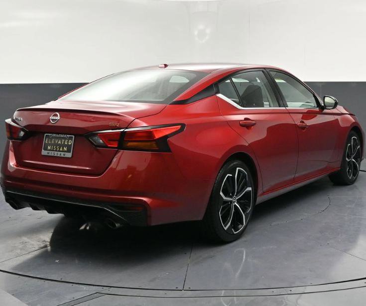 Used 2023 Nissan Altima 2.5 SR FWD image 4